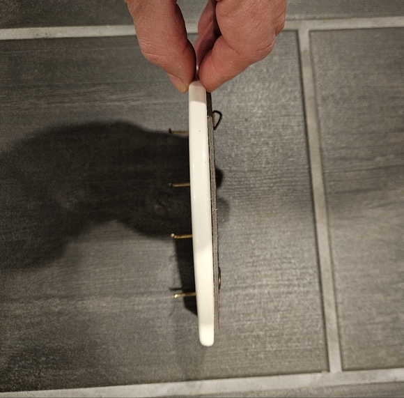 4 Key Holder Wall-mount Santa Barbara 1999 Judy Buswell "Basket of Fruit" - Picture 2 of 7